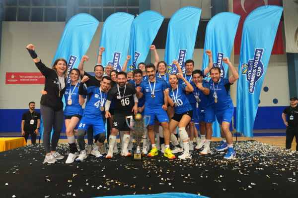 senCard Business Volley Cup’ta Kupalar Sahiplerini Buldu !