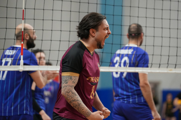 senCard Business Volley Cup'ta Yarı Final Maçları Canlı Yayında !